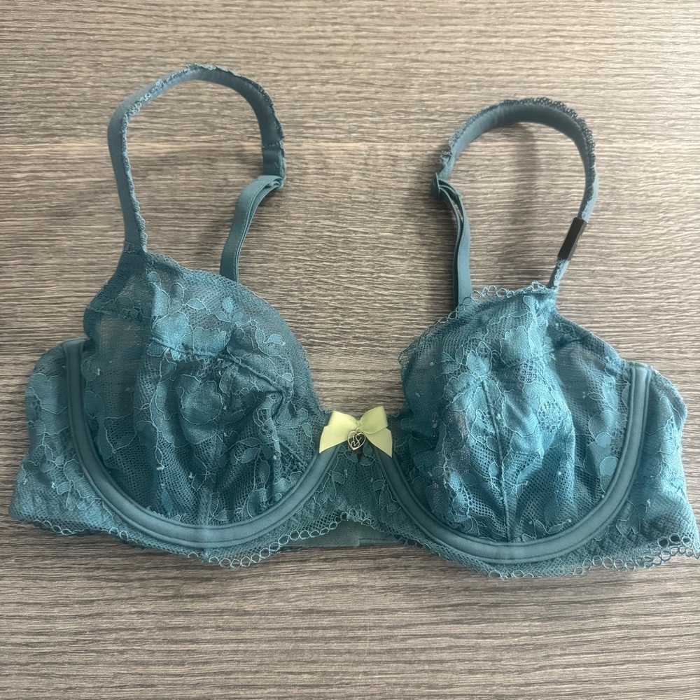Victoria's Secret Body By Victoria Lace Unlined Demi Bra 34B Teal Green NWOT
